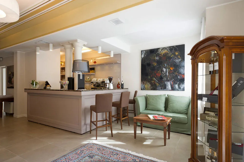 Lobby & Reception