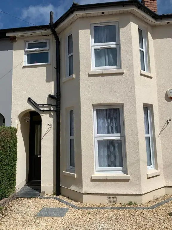 Fantastic home Bournemouth with Jacuzzi Garden parking