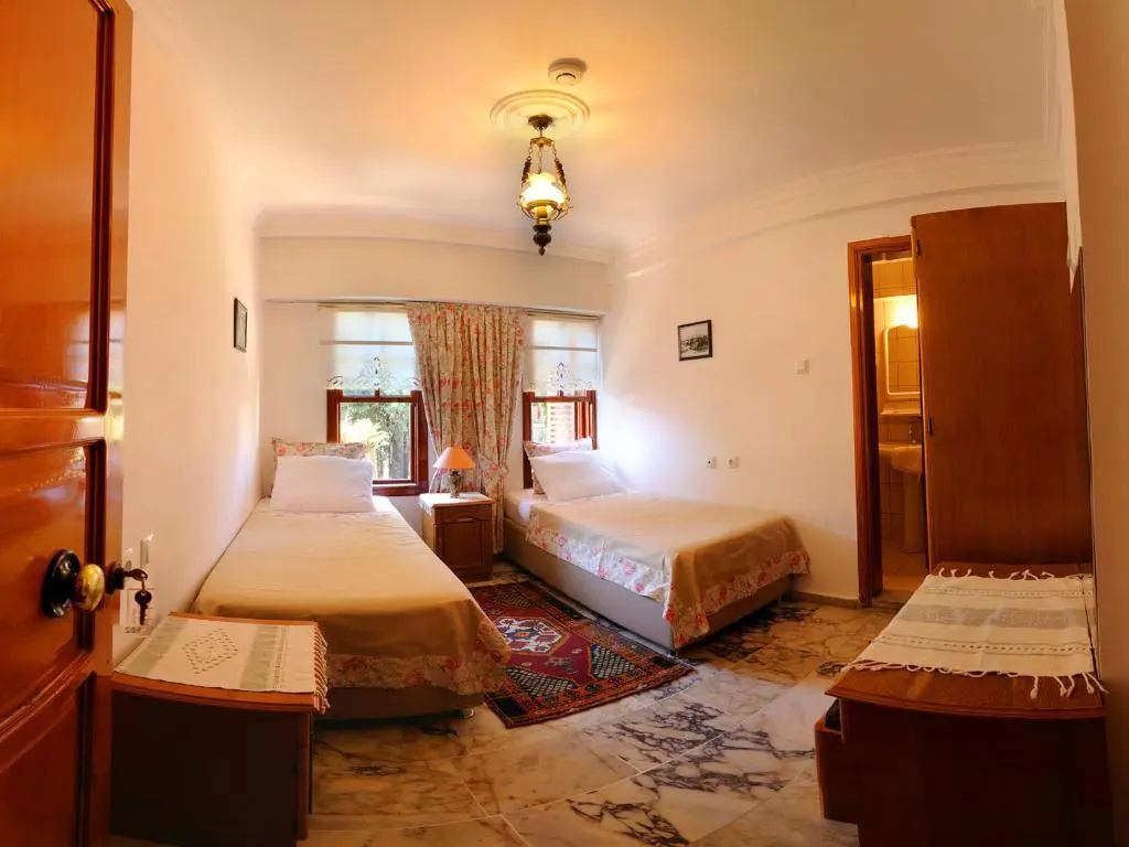 Economy room