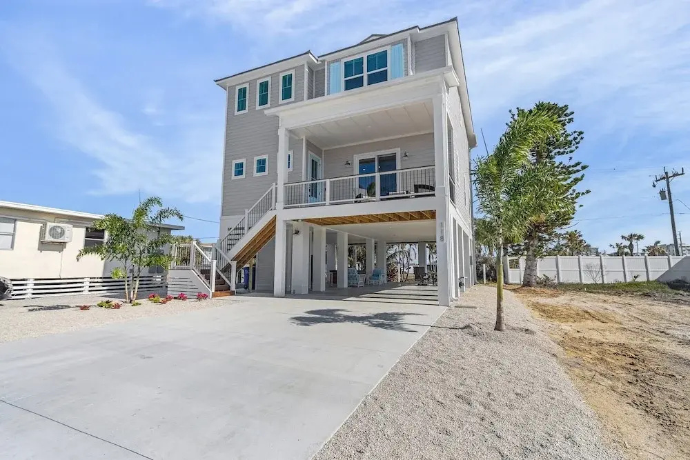 118 Fairweather Ln - Brand New 4 Bed+den/4.5 Bath Home W.hot Tub 4 Bedroom Home