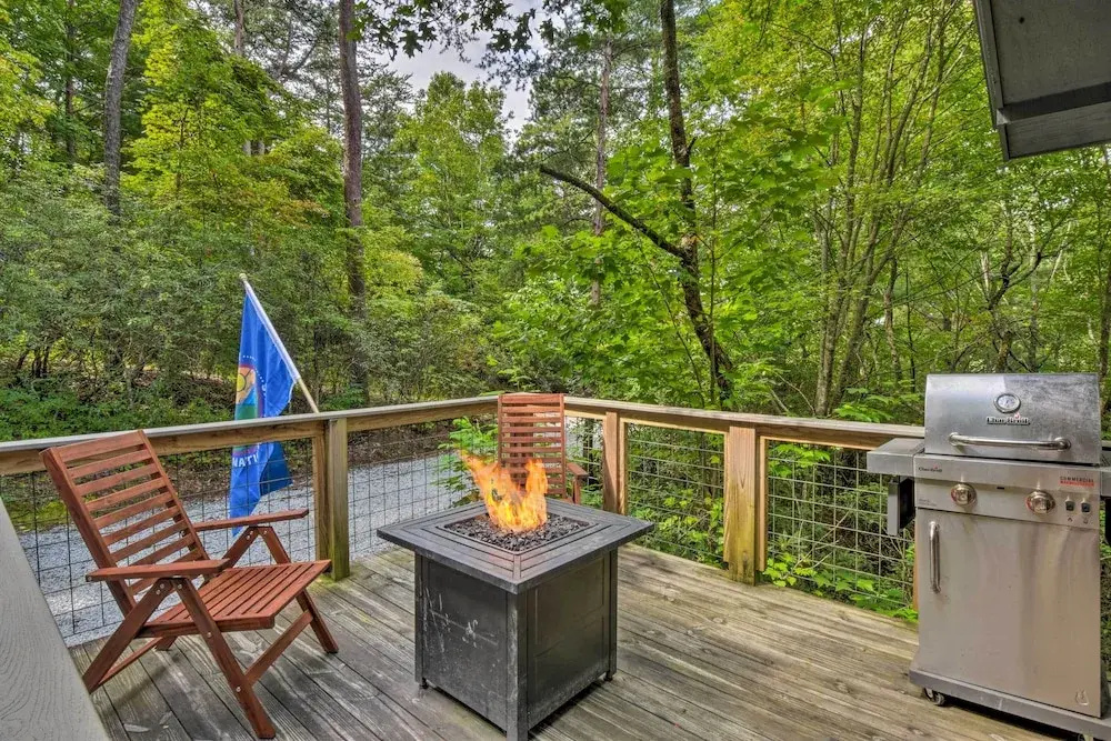 Cozy Clayton Cabin w/ Deck & Mountain Views!
