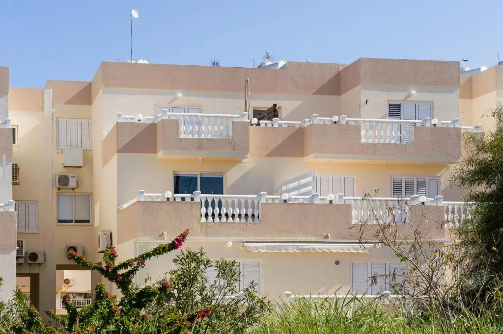 SOFIA APARTMENT 700m away from the beach