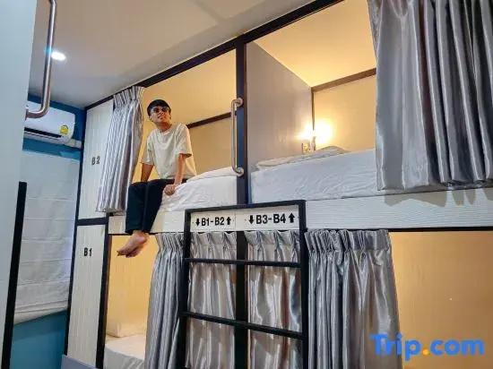 Bed in Dorm (male dorm)