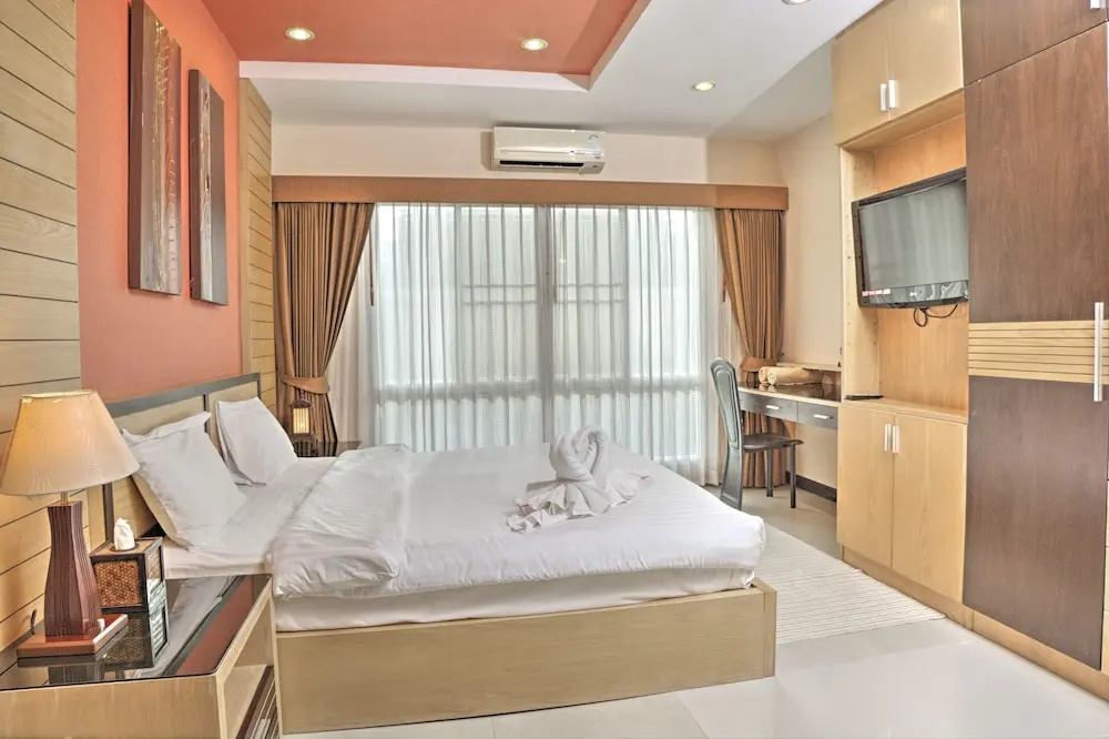 Deluxe Double Suite with balcony and with view (full double bed)