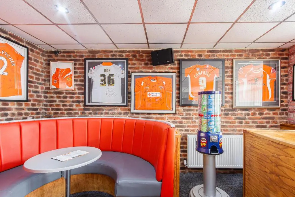 The Sandringham Court Hotel & Legends Public Sports Bar