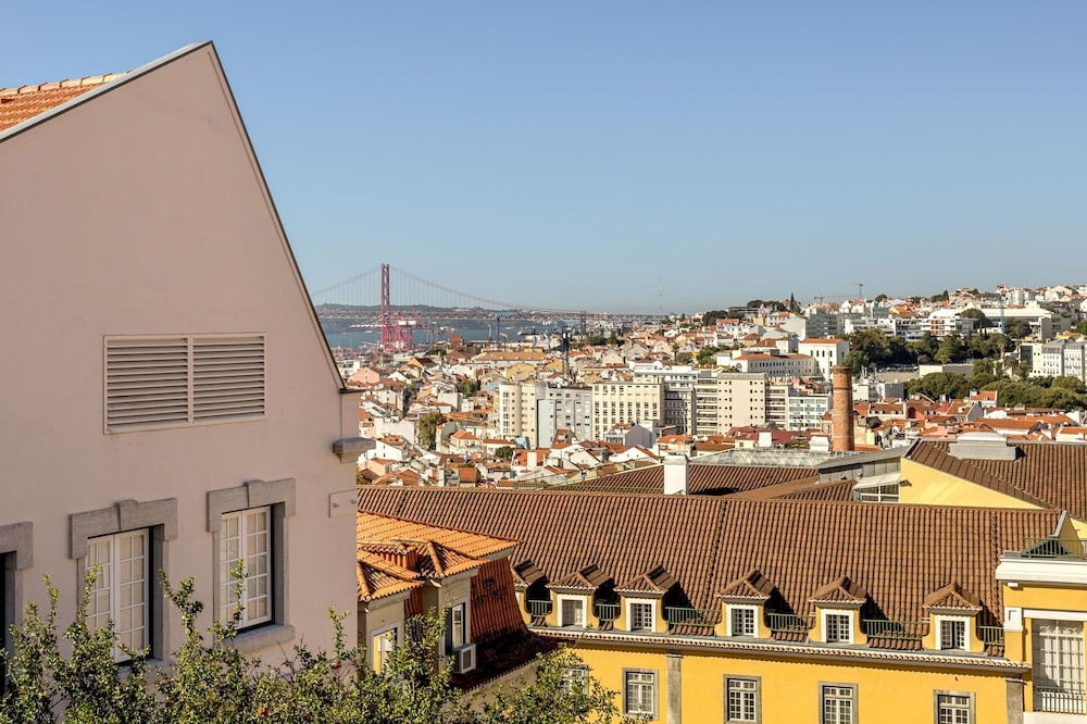 Bairro Alto Garden With A View by Homing