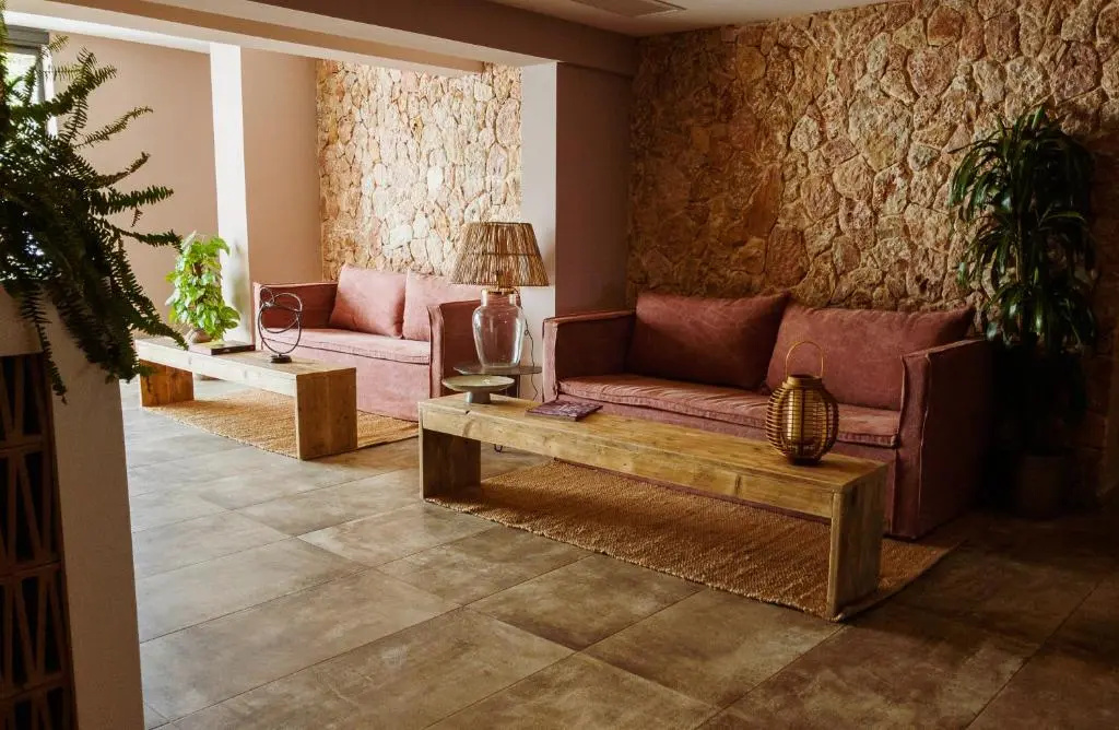 Lobby & Reception