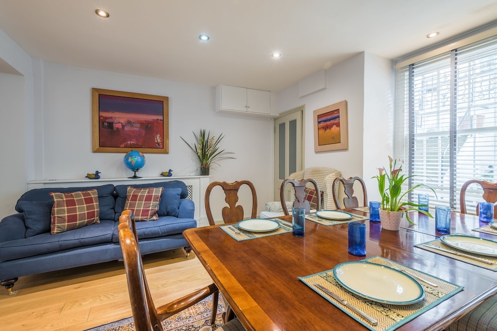Large Family home in Fulham