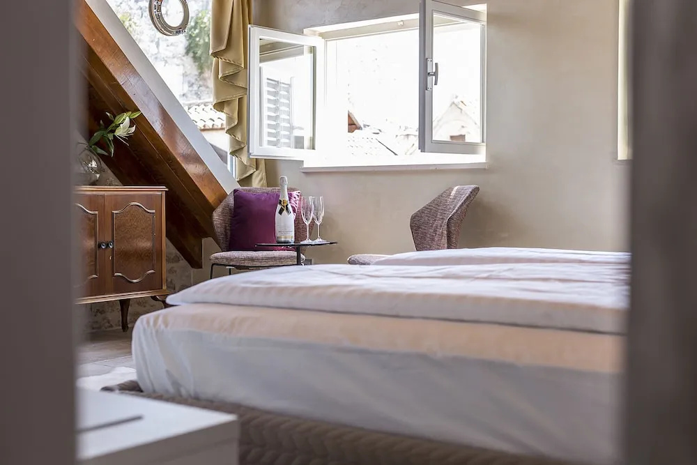 Superior Double room with city view (full double bed)