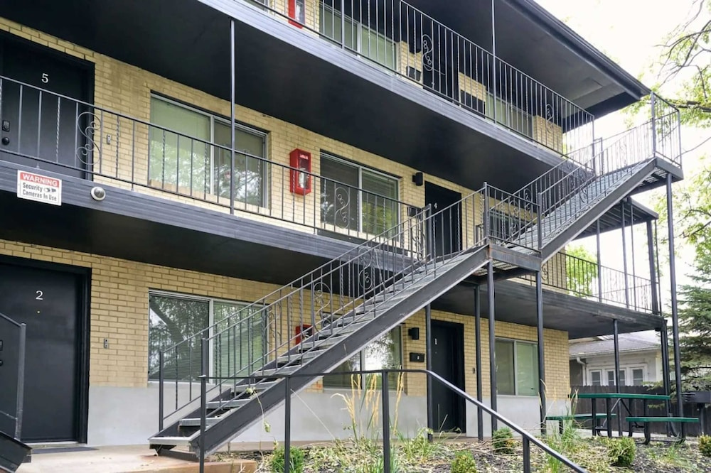 Comfortable 2BR Apt Near Capitol Hill & SLC