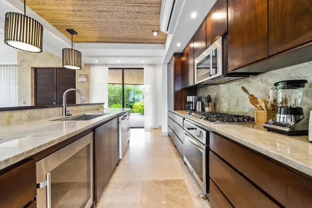 Beachfront Villa - Sunsets and Daily Maid Service - фото 21