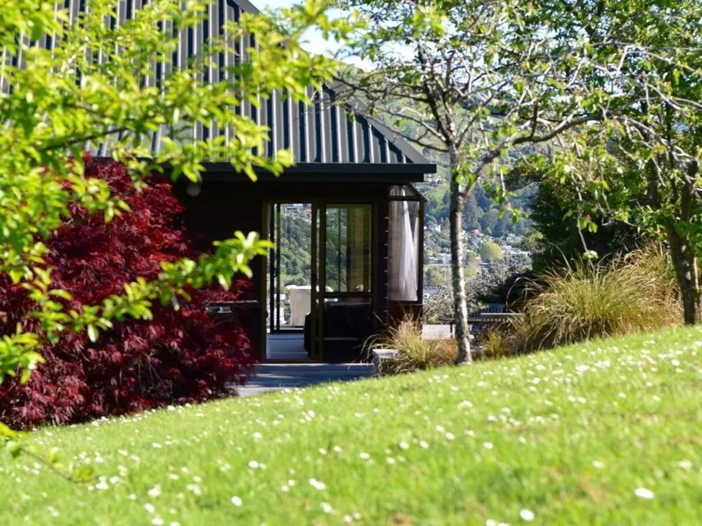 Port Watch - Akaroa Holiday Home