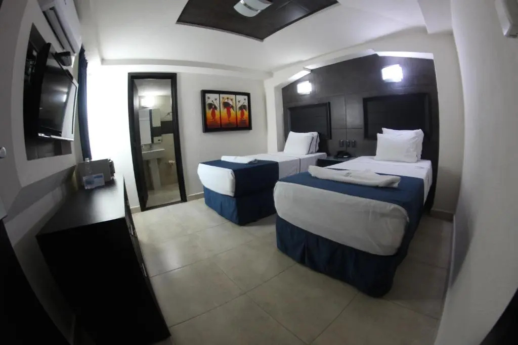 Hotel Portonovo Plaza Malecón - Chambres