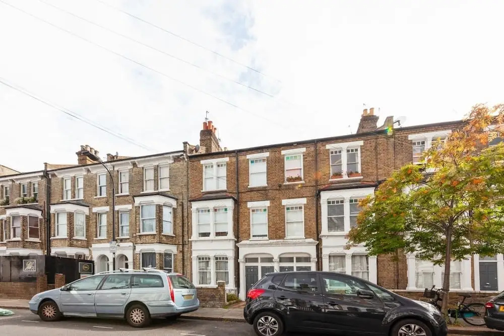 Lovely 2 Bed Apt W/patio nr Shepherd's Bush