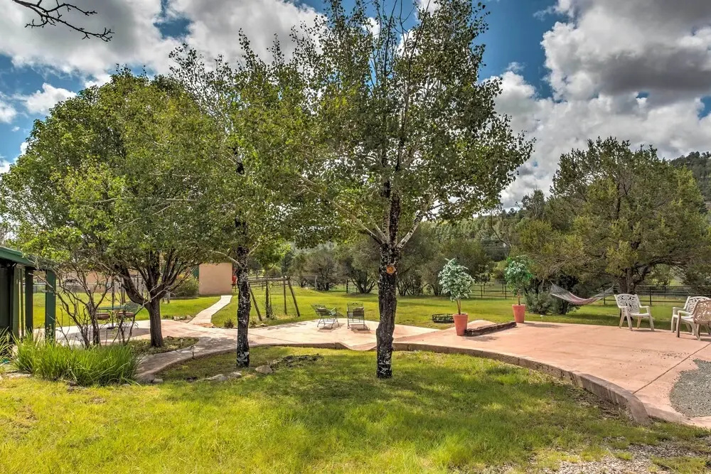 Spacious Alto House on 8 Private Acres w/ Hot Tub!
