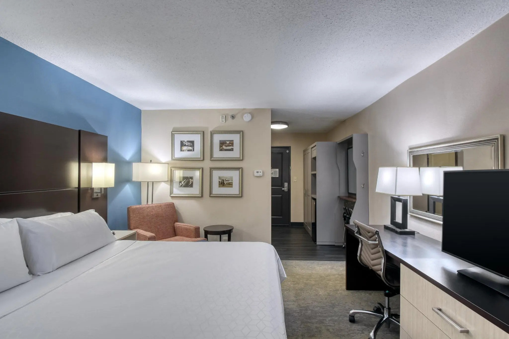 Holiday Inn Hotel & Suites Atlanta Airport-North by IHG - Chambres