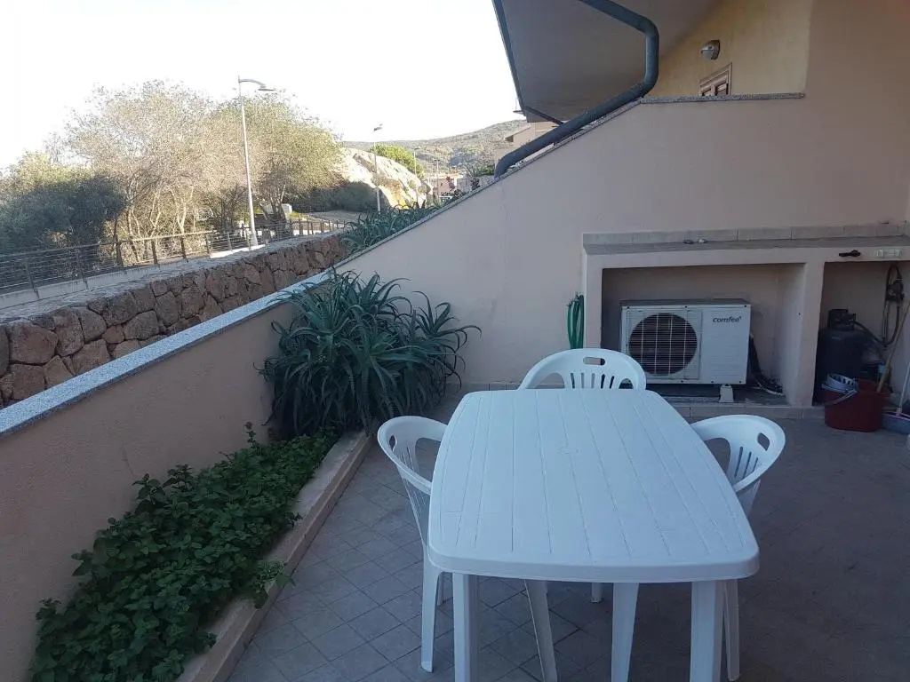 2 Bedrooms Apartment with sea view