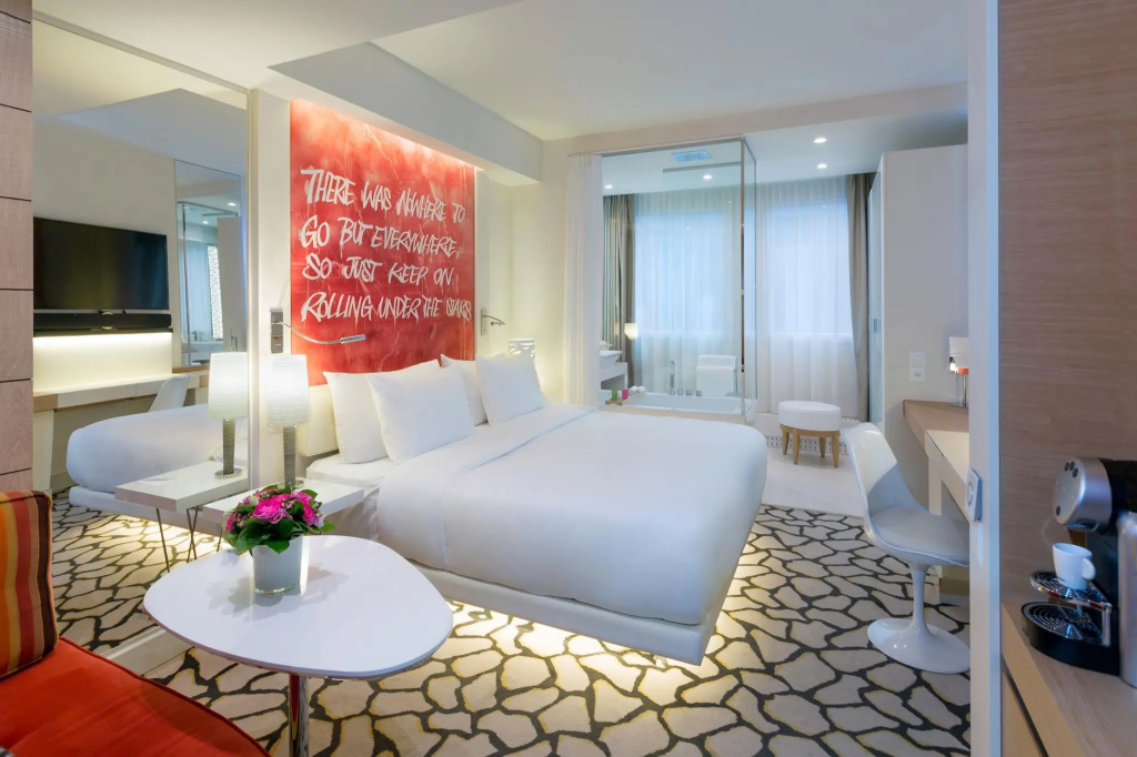Executive Double room (full double bed)