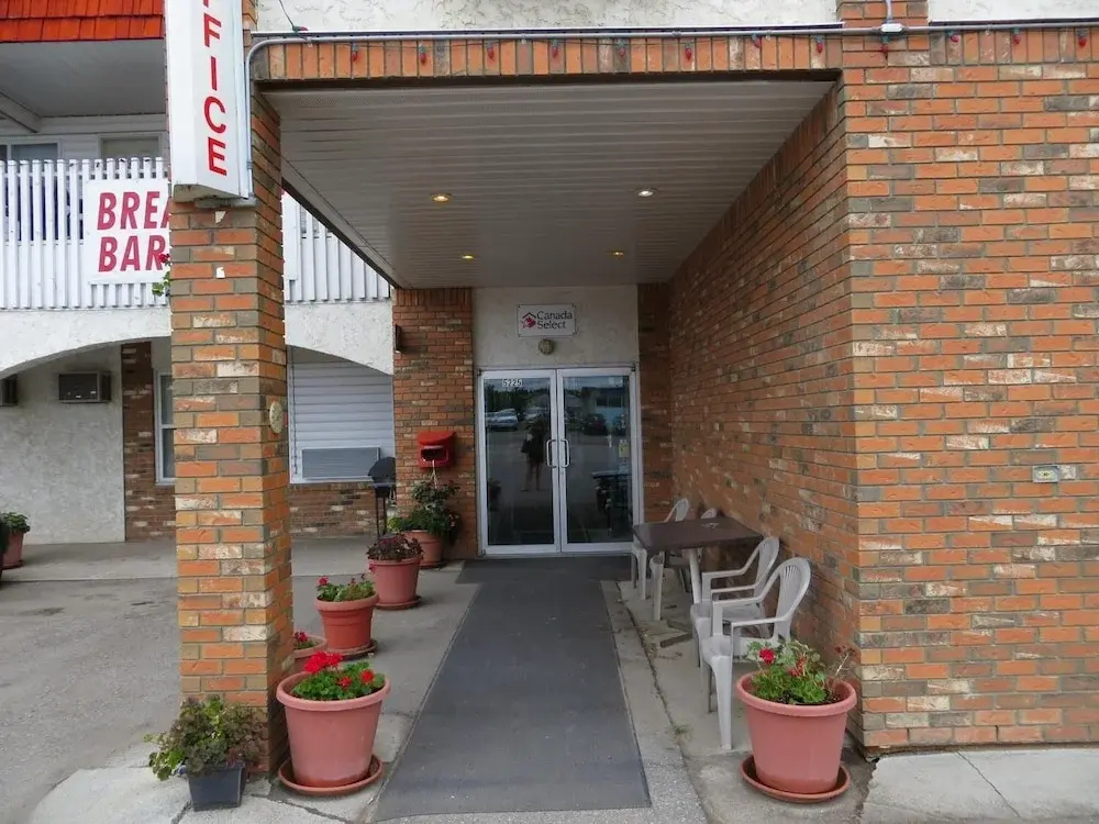 Lazy J Motel