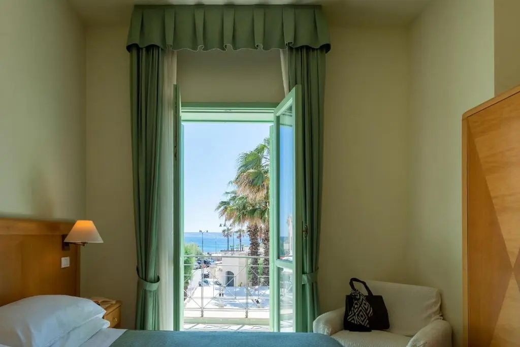 Standard Double room with balcony and with sea view (full double bed)