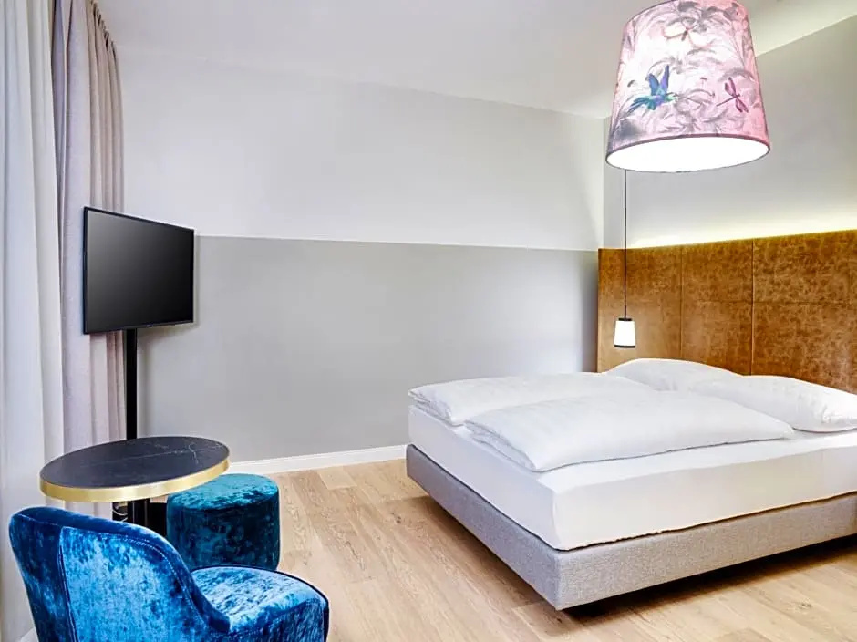Standard room with mountain view