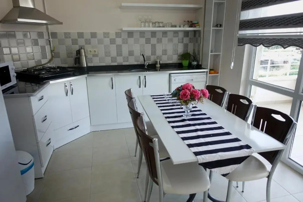 3 Bedrooms Villa