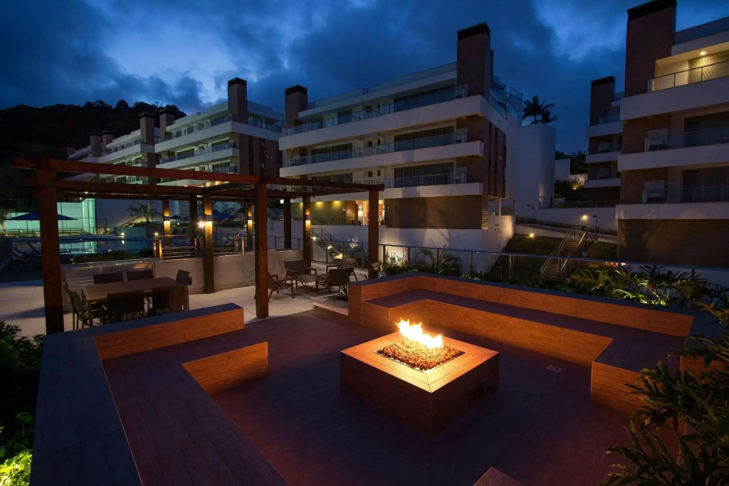 Punta Blu 101-8 - Apartamento no Centro de Bombinhas - Piscina Climatizada - Academia - Sauna - Jacuzzi