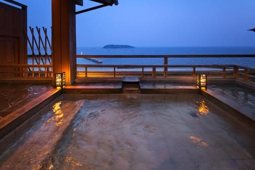 Beach & Waterfront