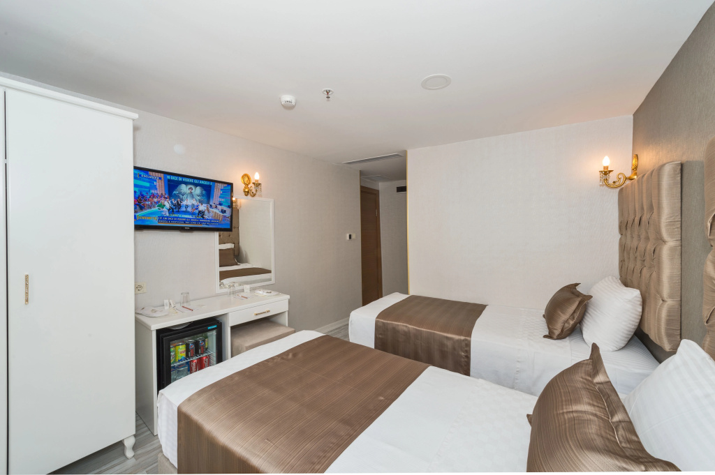 Grand Pamir Hotel — 5