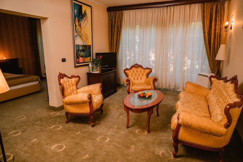 Luxury Suite