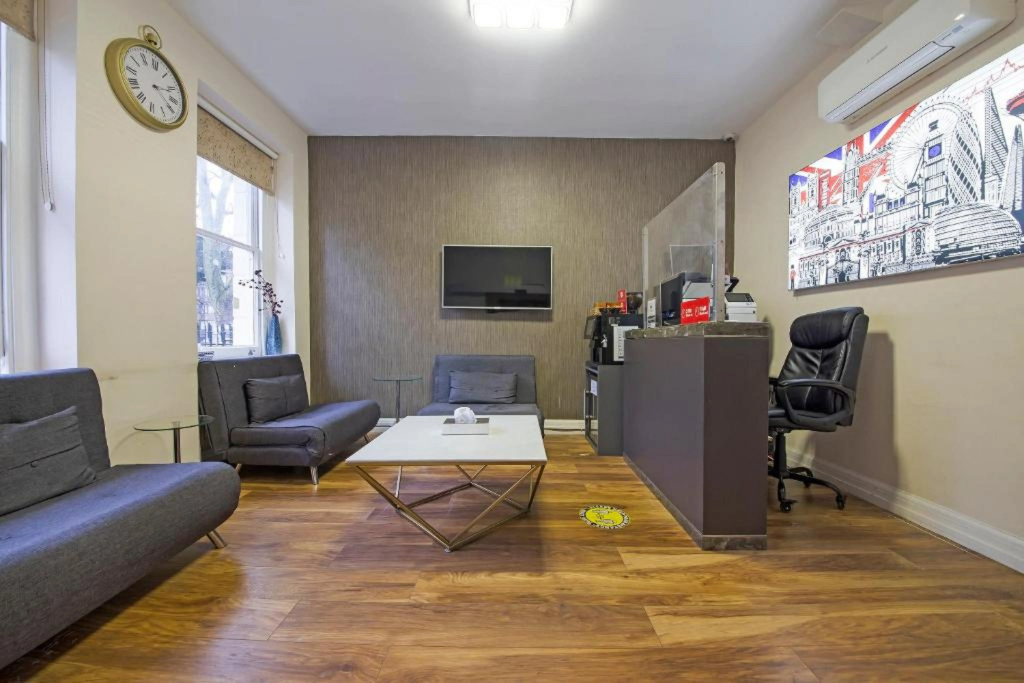 Lobby & Reception