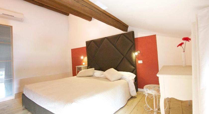 gallery_image_hidden_12