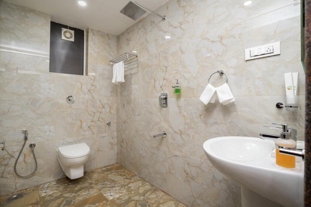 Hotel Sairaj Beach Resort