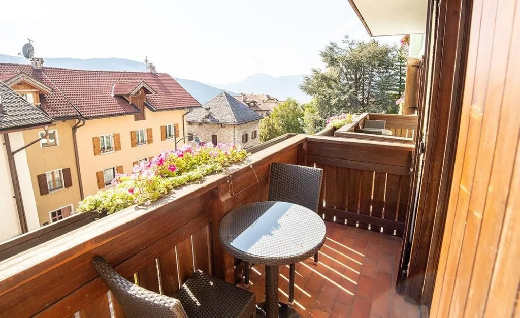 Balcony & Terrace