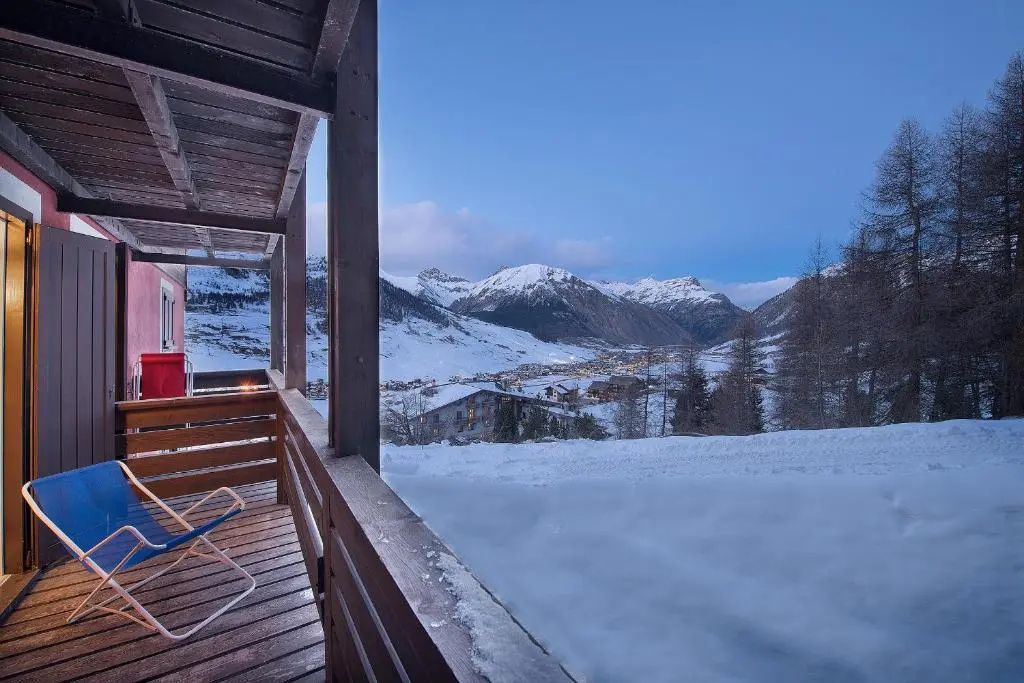 Balcony & Terrace