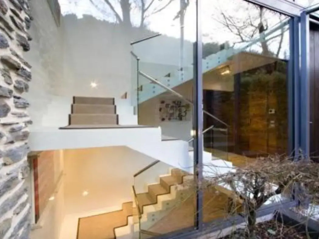 Forty Two -Luxury Central Townhouse