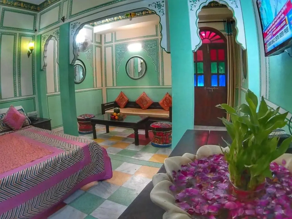 Comfort room