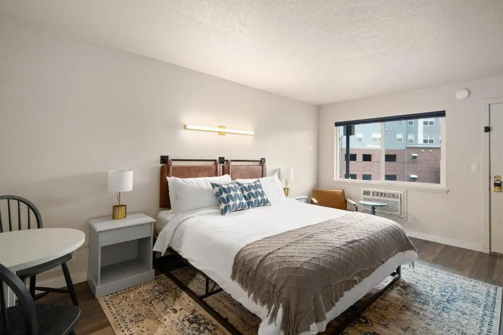 Superior Double room (full double bed)