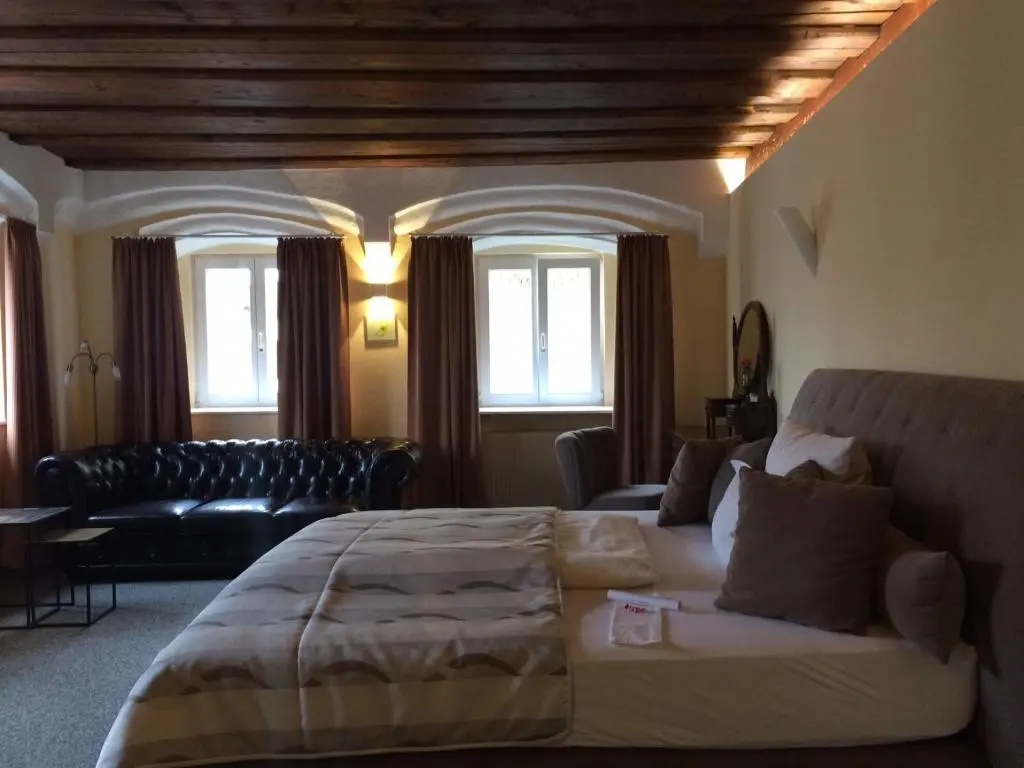 1 Bedroom Suite