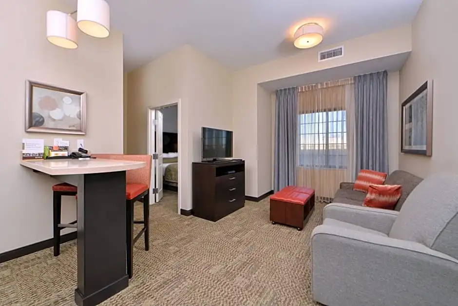 Staybridge Suites Rochester - Commerce Dr NW by IHG - Chambres