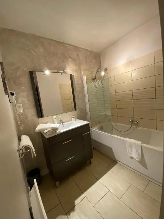 Logis Hôtel Médiéval, Montélimar Nord - Chambres