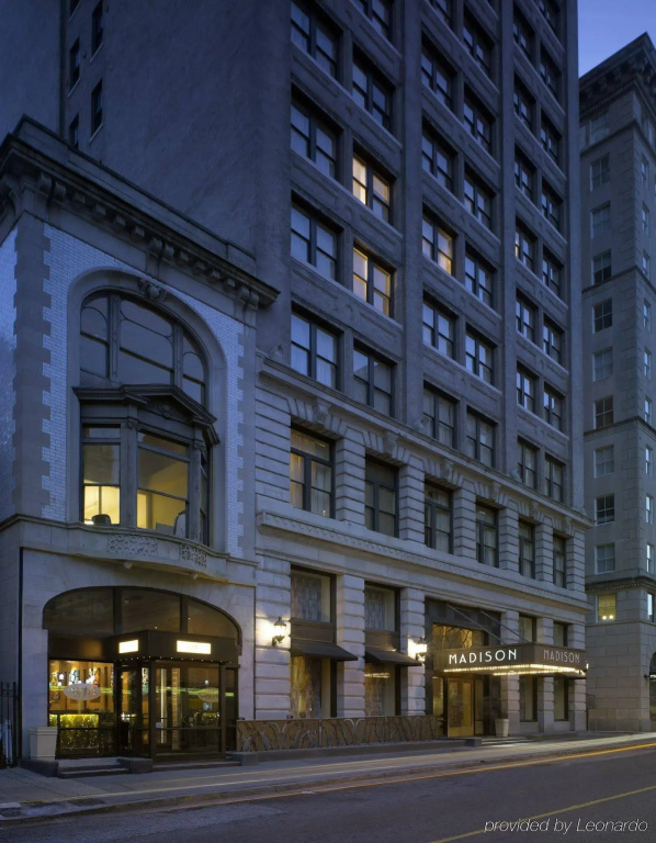 Hu. Hotel