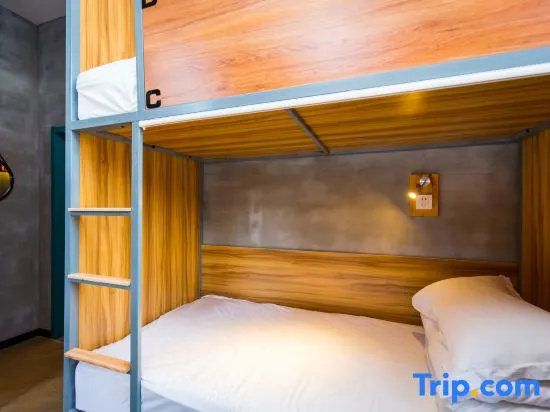 Bed in Dorm (female dorm)
