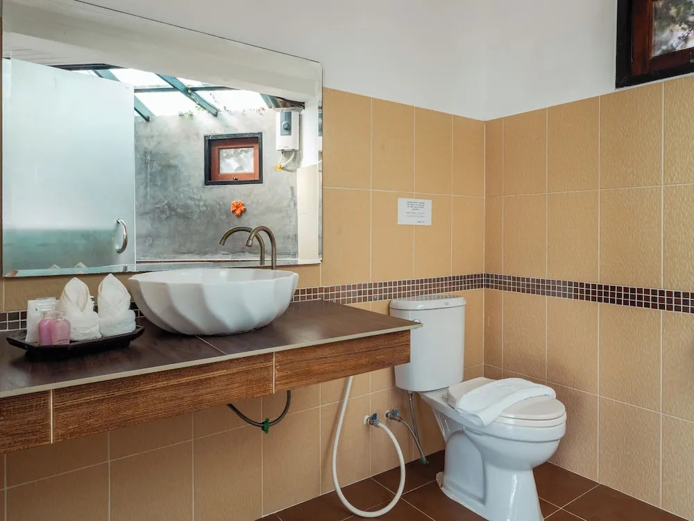 Deluxe Double Villa beachfront (full double bed)