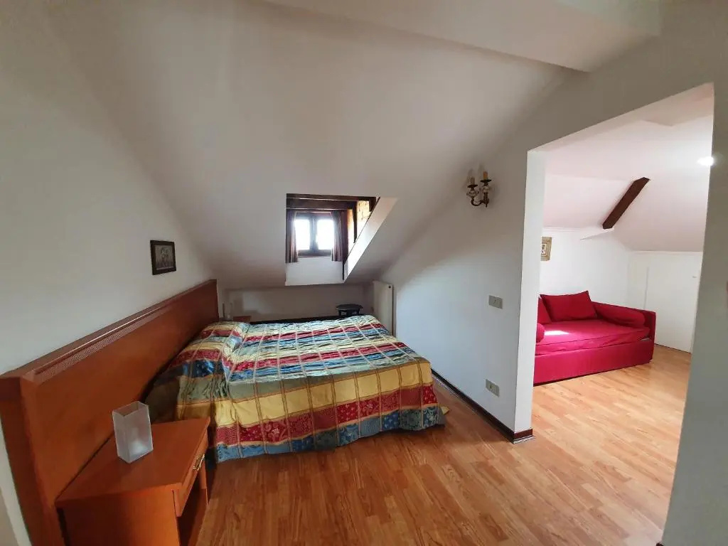 Standard Double room (full double bed)