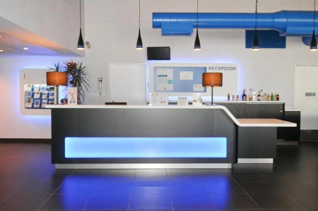 Lobby & Reception