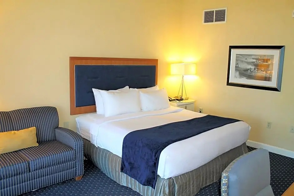 The Landing at Hampton Marina, Tapestry Collection by Hilton - Chambres