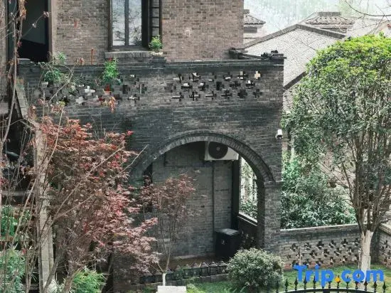 Houzhen Mansion