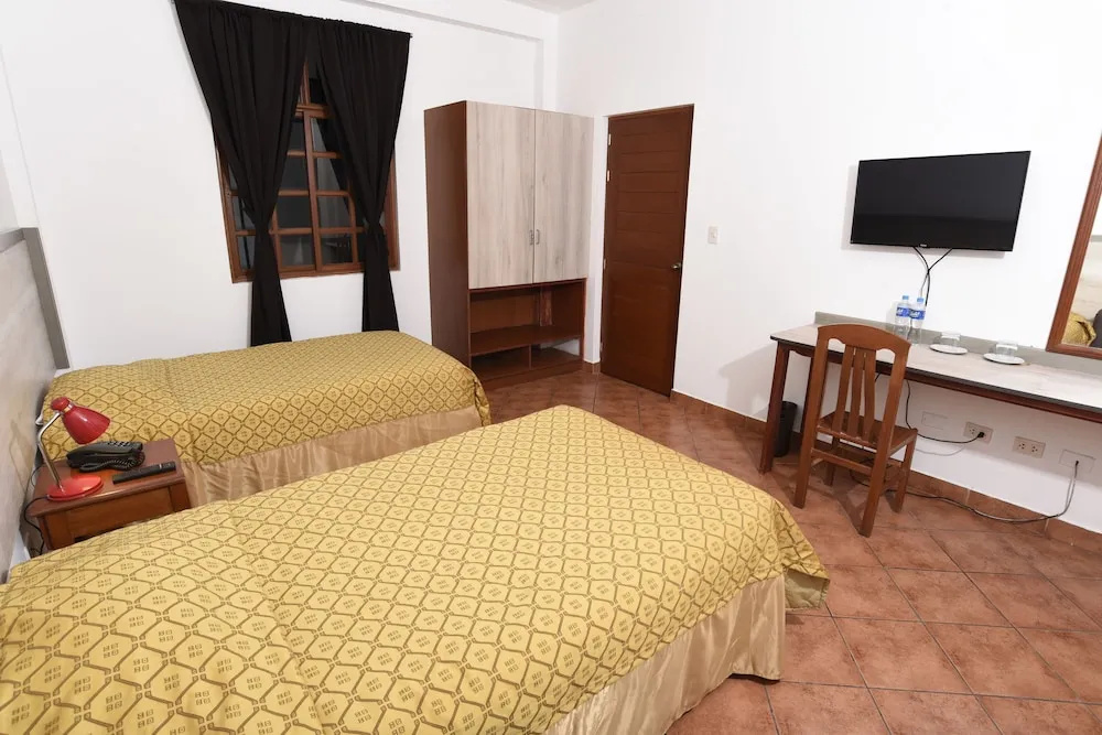 1 Bedroom Economy Double room (twin beds)