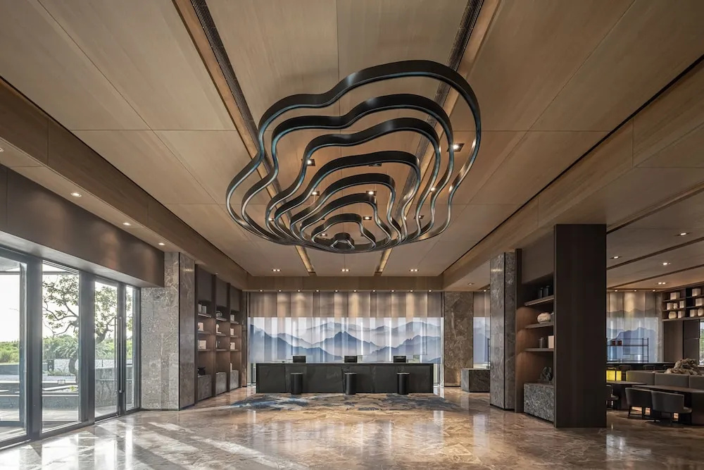 Lobby & Reception